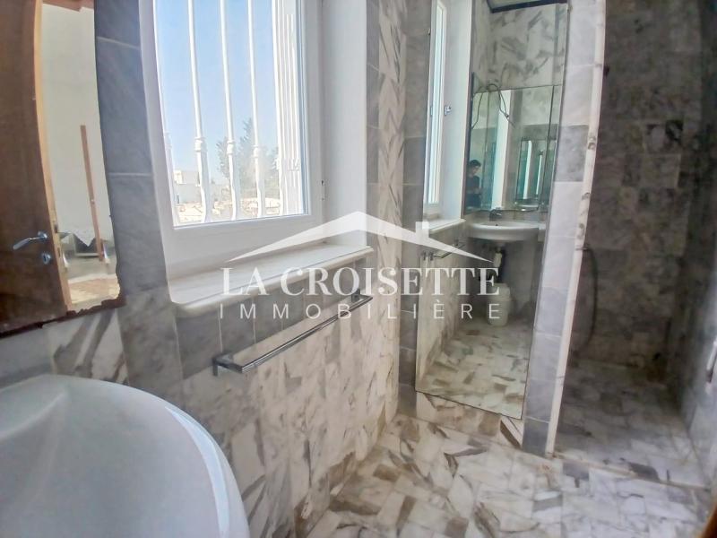 Étage de villa meublé S+3 avec terrasse à La Marsa